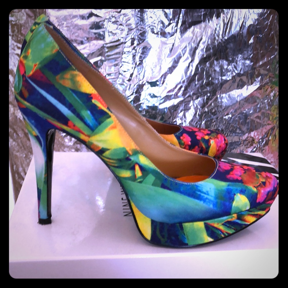 Nine West paradise print pumps